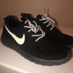 Nike Oreo Roshe w/ black suede